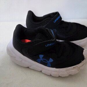 Under Armour Black/Blue Toddler Surge RN Sneaker - Boys Size 6K